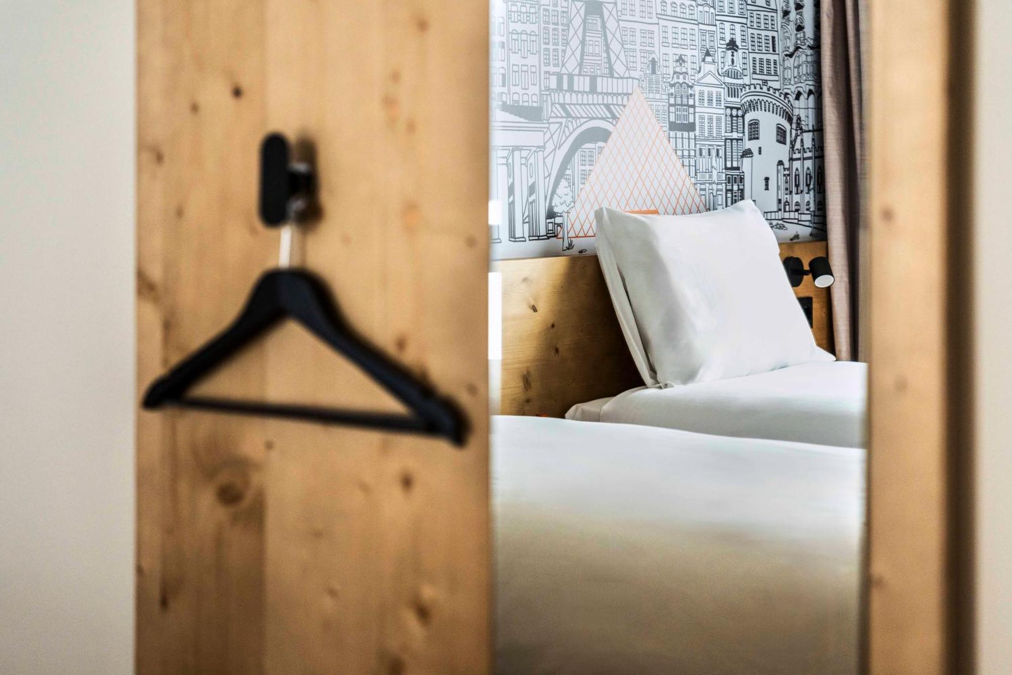 Easyhotel Madrid Alcala Zewnętrze zdjęcie
