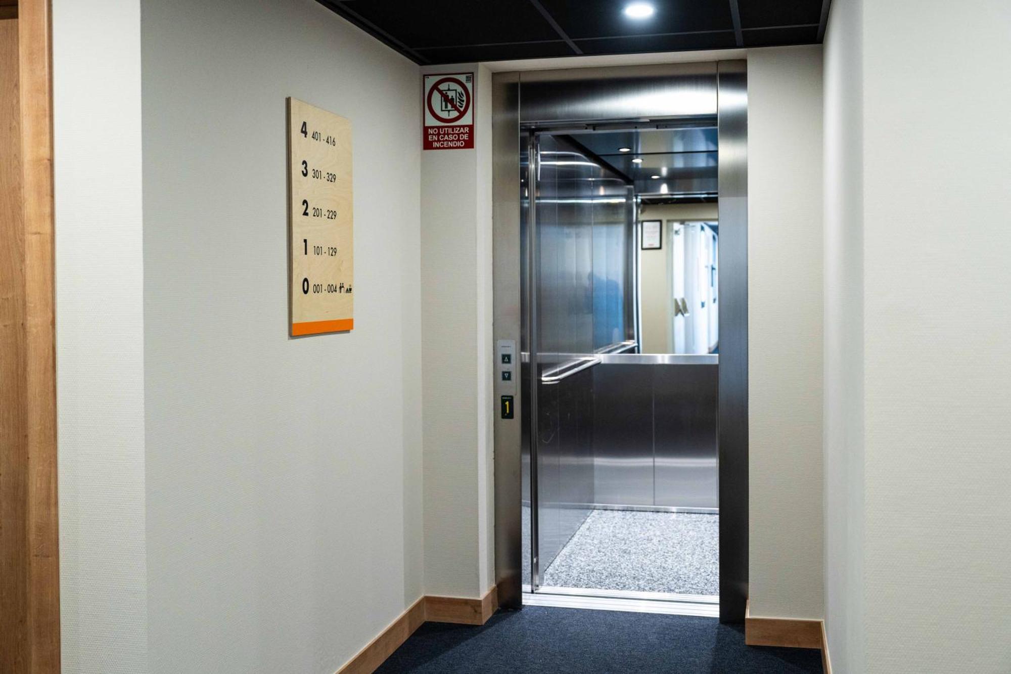 Easyhotel Madrid Alcala Zewnętrze zdjęcie